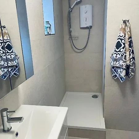 Central London Stylish Newly Decorated Studio Flat Экстерьер фото